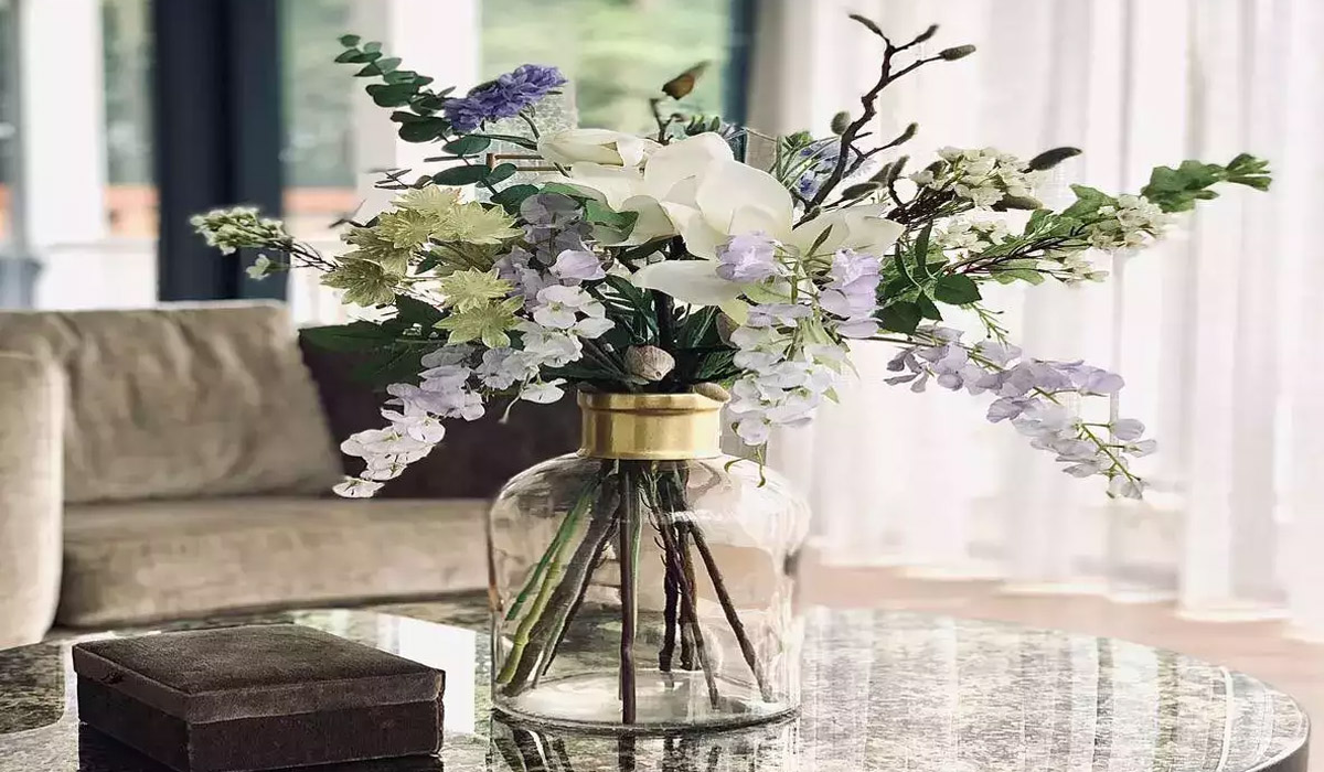 5 tips to decorate and refresh your home with artificial flowers